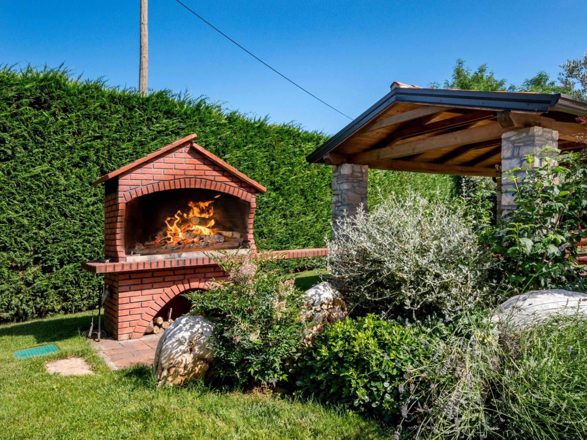 Fiore-1 By Interhome