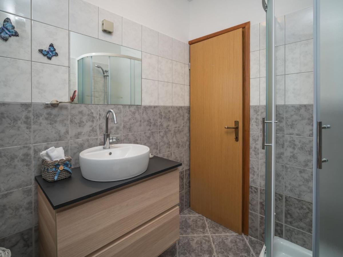 Apartment Apartment Fiore-1 By Interhome